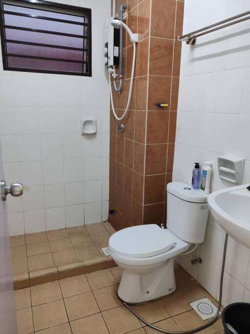 Monkey Canopy Sg Long Cosyhome 3R3B 8-10Pax Kajang Bagian luar foto